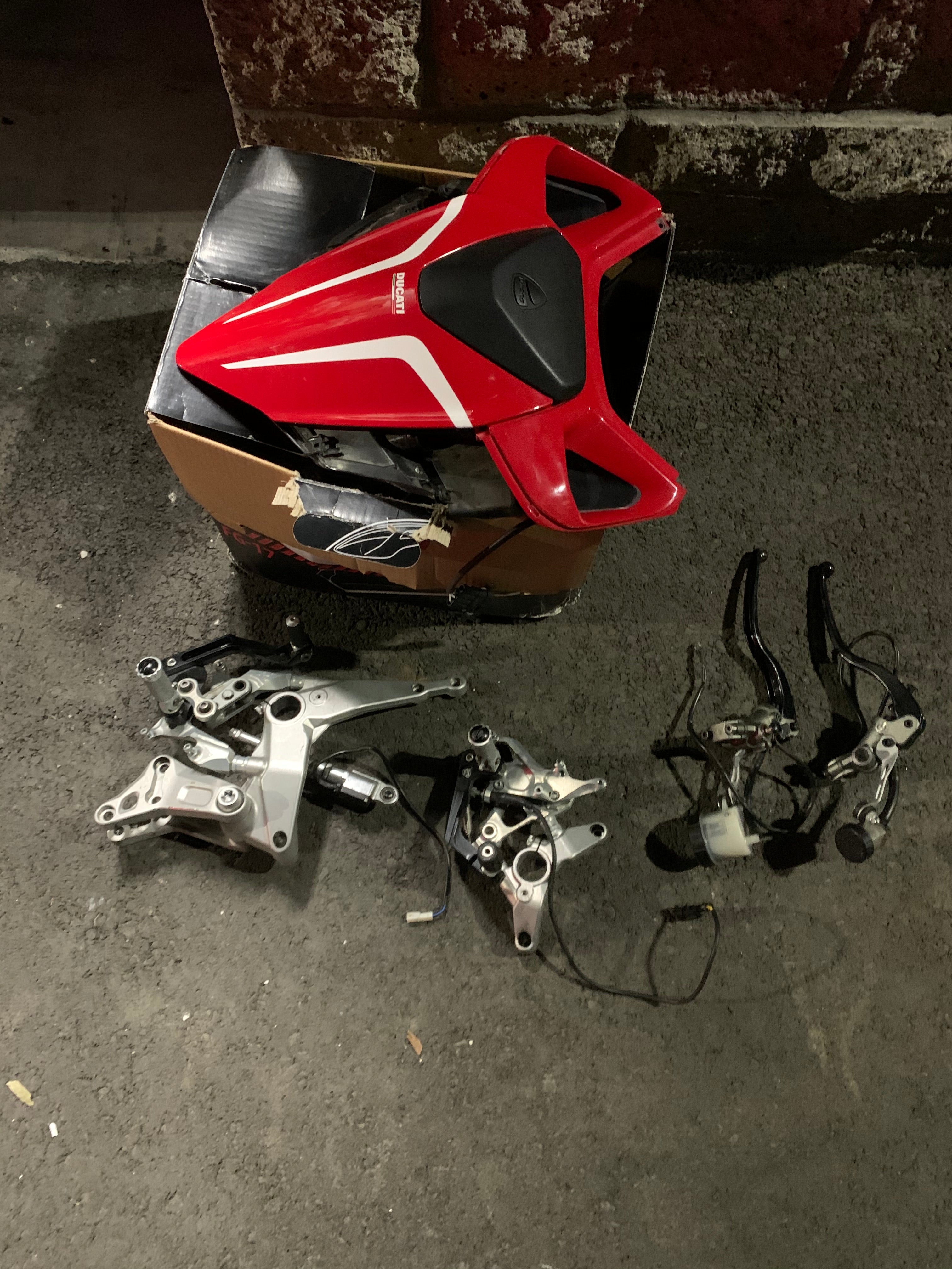 Ducati Panigale 1199/1299 oem set